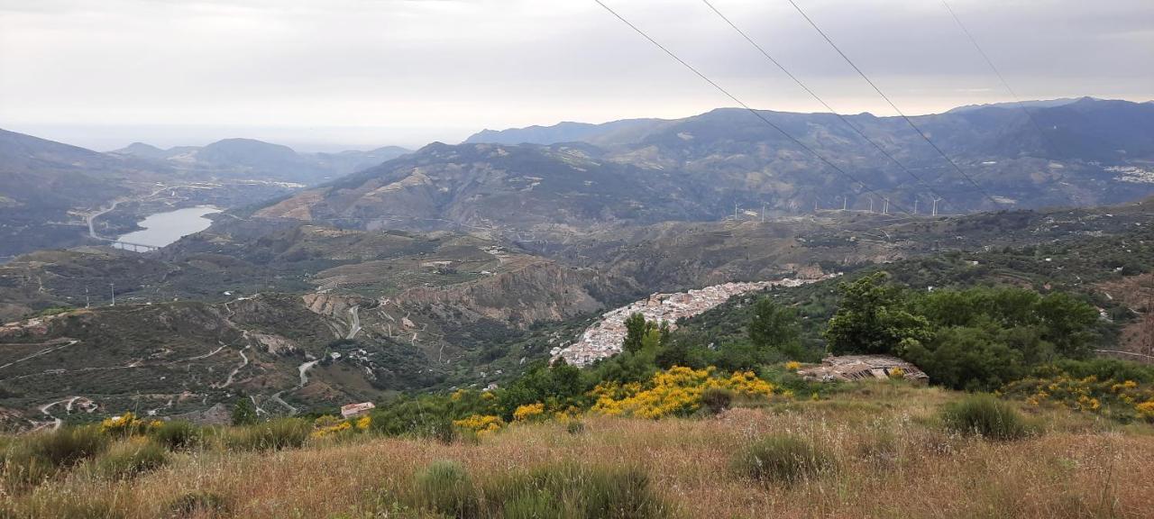 Alpujarra Guesthouse, Remote Off-grid Mountain Bed and breakfast Canar